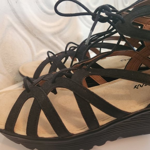 EUC Skechers Black Gladiator Style, Lace Up Wedge Sandals. Size 8.5 - Picture 13 of 15